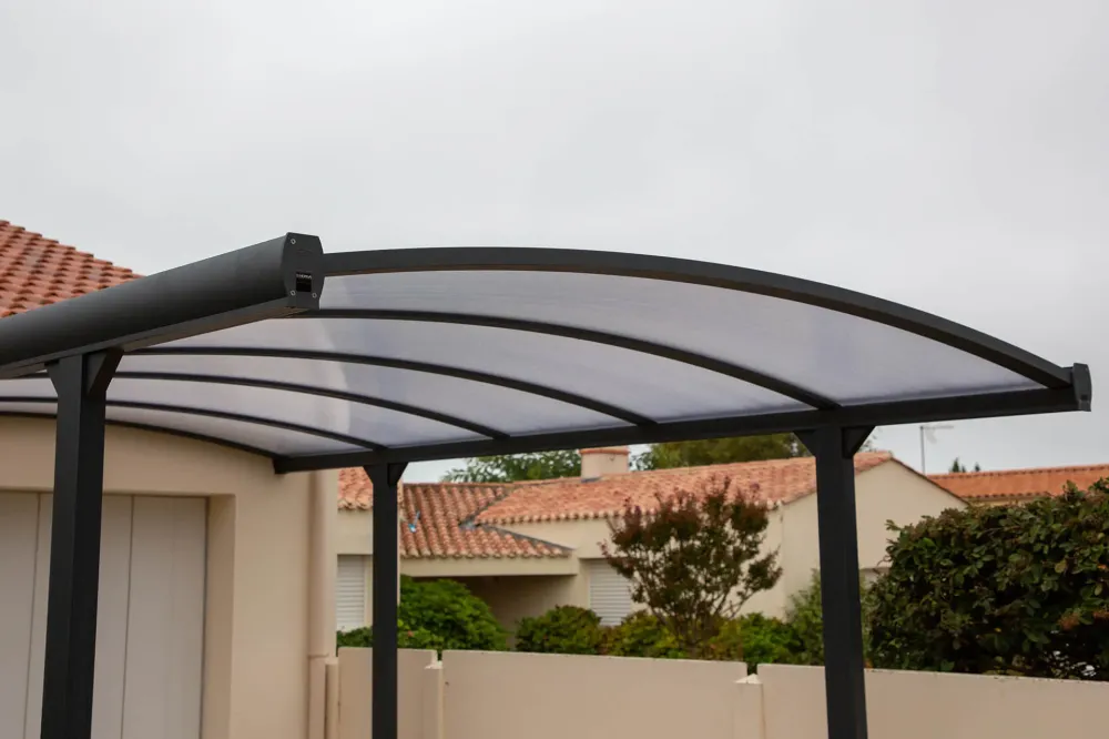 Carports avec toits en berceau 